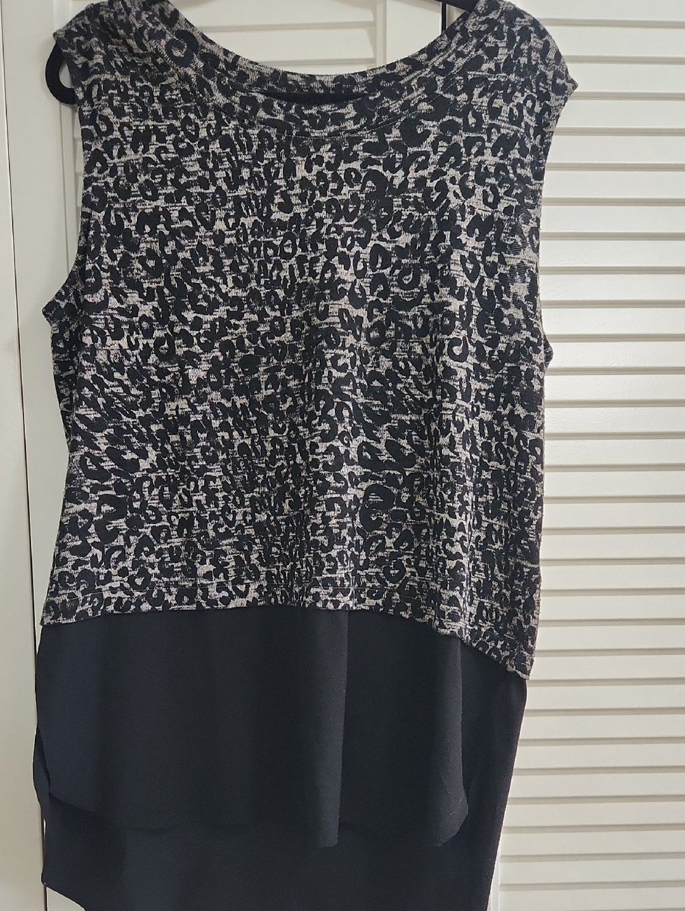Apt. 9 Black and Cream Sleeveless Layered Animal-Print Tunic